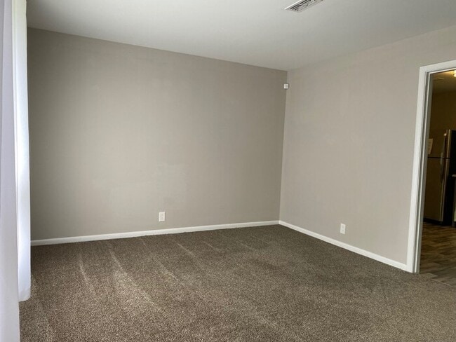 Building Photo - 205 Bennett Dr