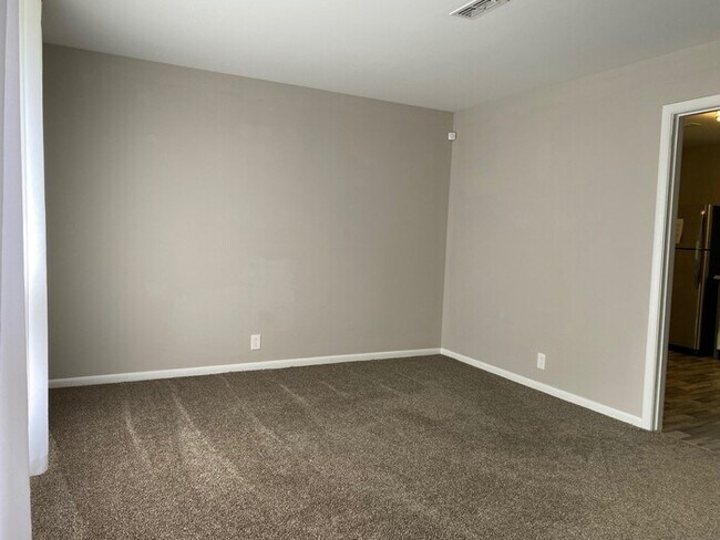 Foto del edificio - 205 Bennett Dr