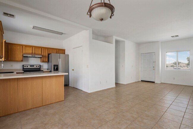 Foto del edificio - Beautiful 3 bedroom patio home with open f...