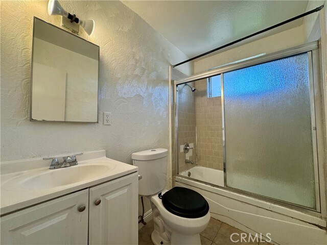 Foto del edificio - 13534 Ramona Blvd