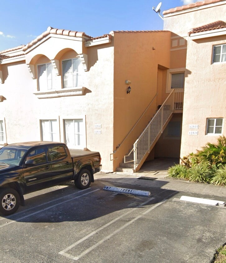Building Photo - 12539 NW 11th Way
