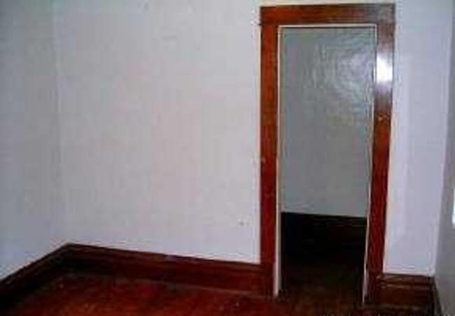 Building Photo - 410 Congress St