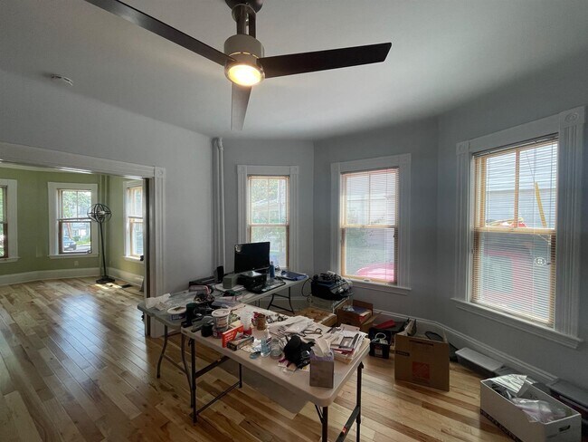 Building Photo - 40 Foskett St