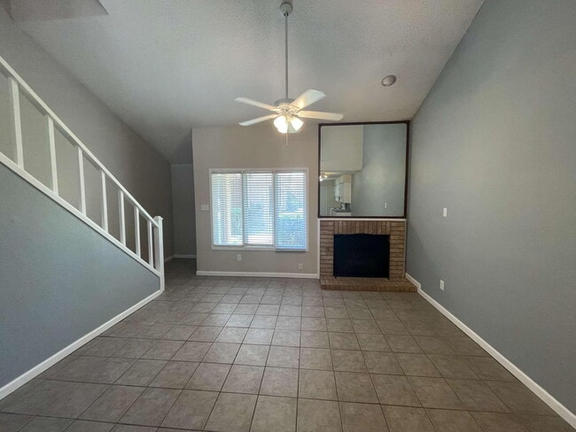 Foto del edificio - 121 Troy Ave