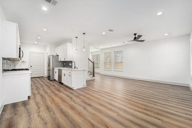 Foto del edificio - 6425 Anderson Rd