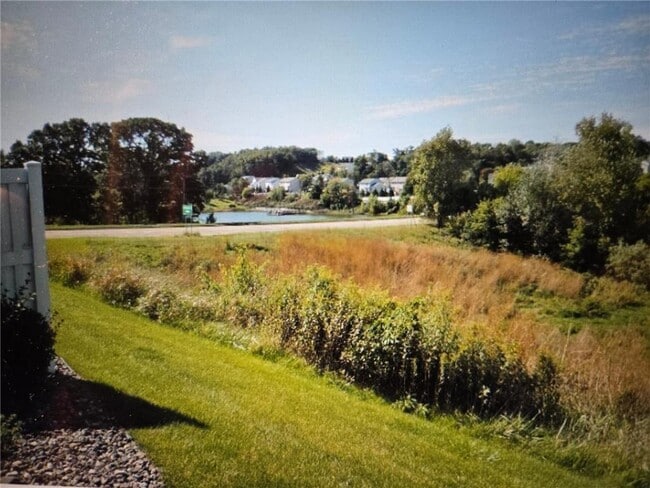 Foto del edificio - 7445 Timber Crest Dr S