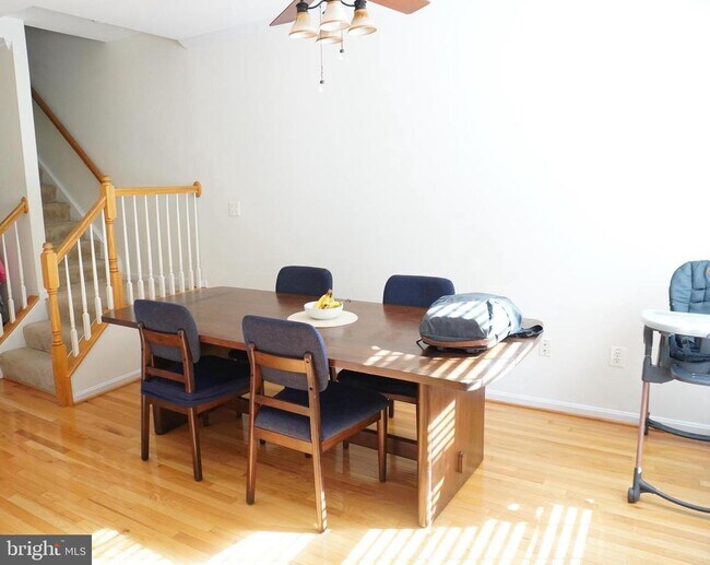 Building Photo - 8596 Wyngate Manor Ct