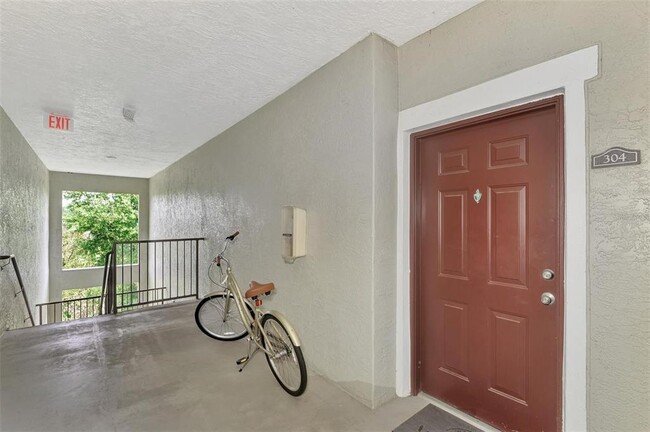 Building Photo - 5459 Bentgrass Dr