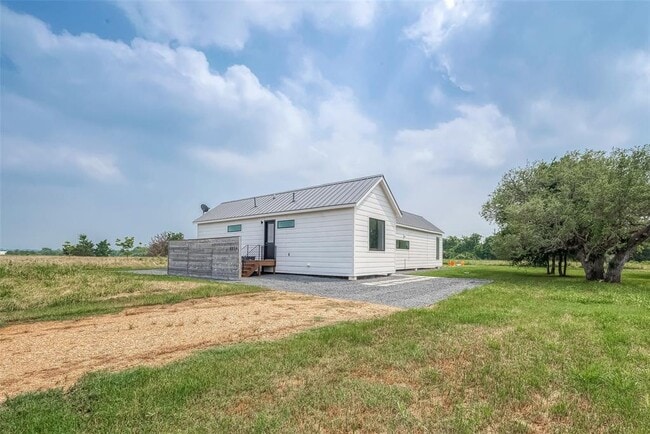 Building Photo - 8654 Fm 2145 Rd