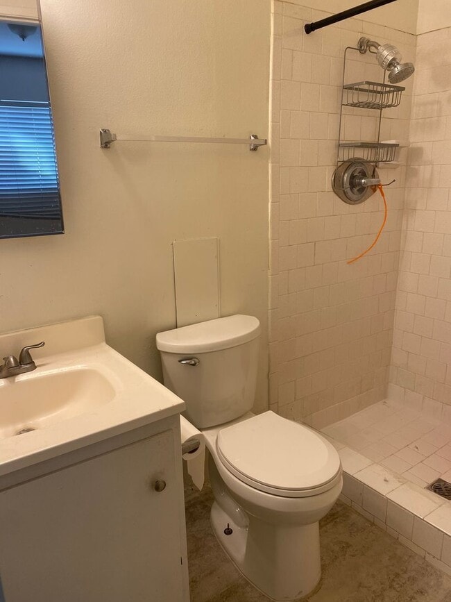 Foto del edificio - 12562 Brookshire Ave