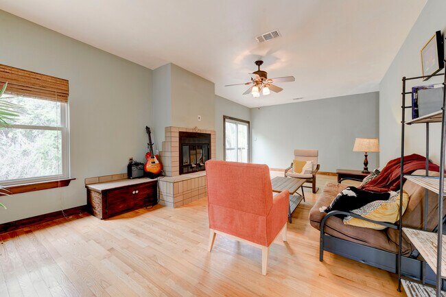 Foto del edificio - 13918 Hummingbird Ln