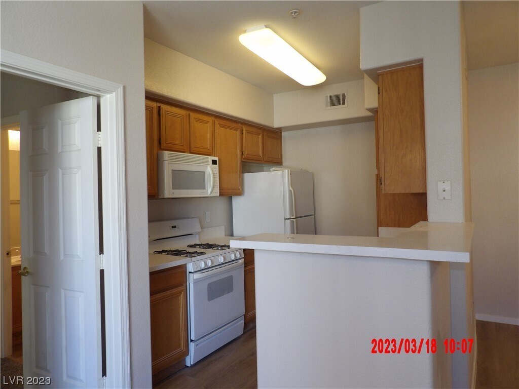7135 S Durango Dr Unit 211, Las Vegas, NV 89113 Condo for Rent in Las
