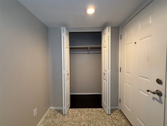 Building Photo - 10428 Hammerly Blvd