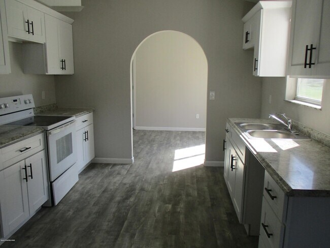 Foto del edificio - 474 Tuloma Ave SW