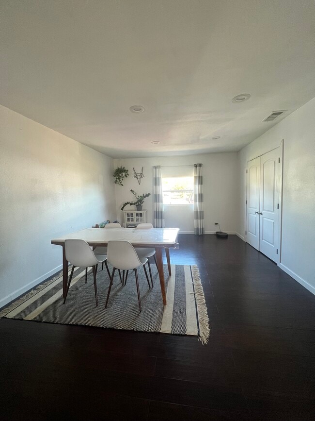 Foto del edificio - 110 Hastings Ct