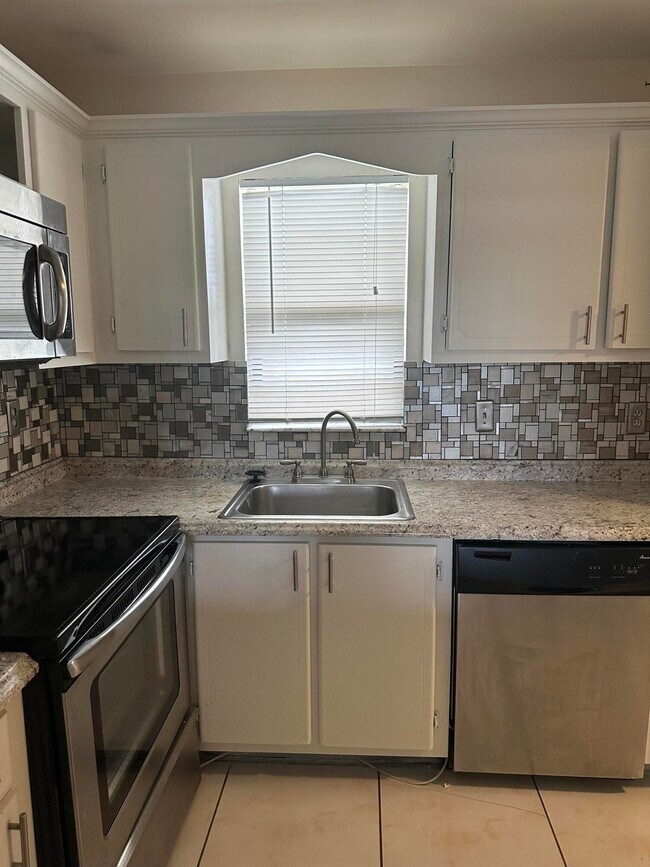 Foto del edificio - 9355 SW 8th St