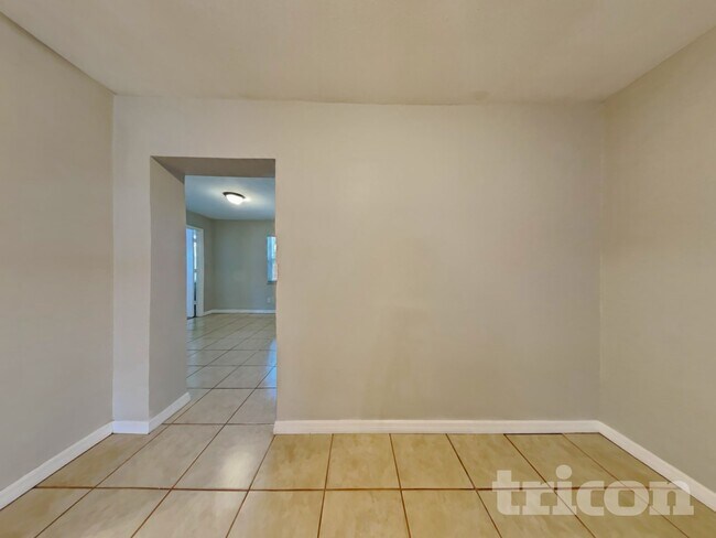 Foto del edificio - 1430 Thames Ln