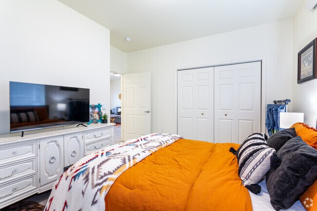 1HAB, 1BA - 662 ft² - March Madness Patio Home Apartments