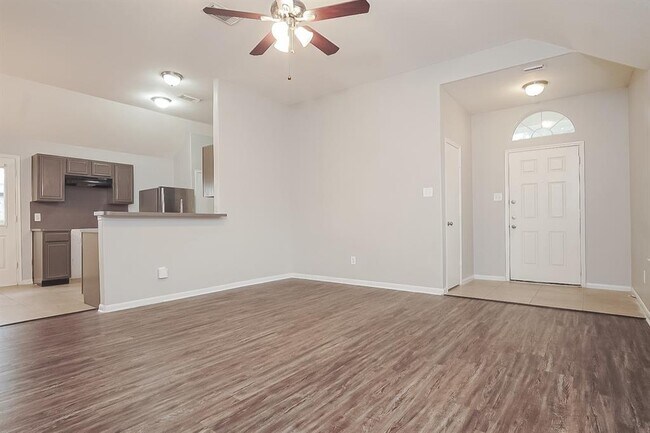 Foto del edificio - 6626 Rusty Ridge Ln