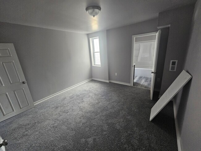 Building Photo - 1817 E Wishart St