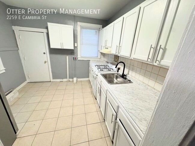 Foto del edificio - Beautiful 3BR/1BA Port Richmond Home with ...