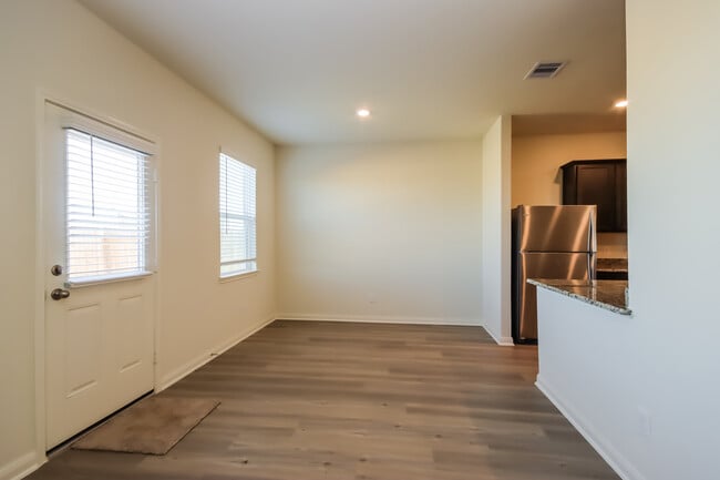 Building Photo - 5819 Littoral Rd