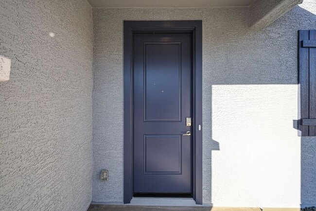 Foto del edificio - NEW 5 BEDROOM 3 BATHROOM HOME AVILABLE FOR RENT!