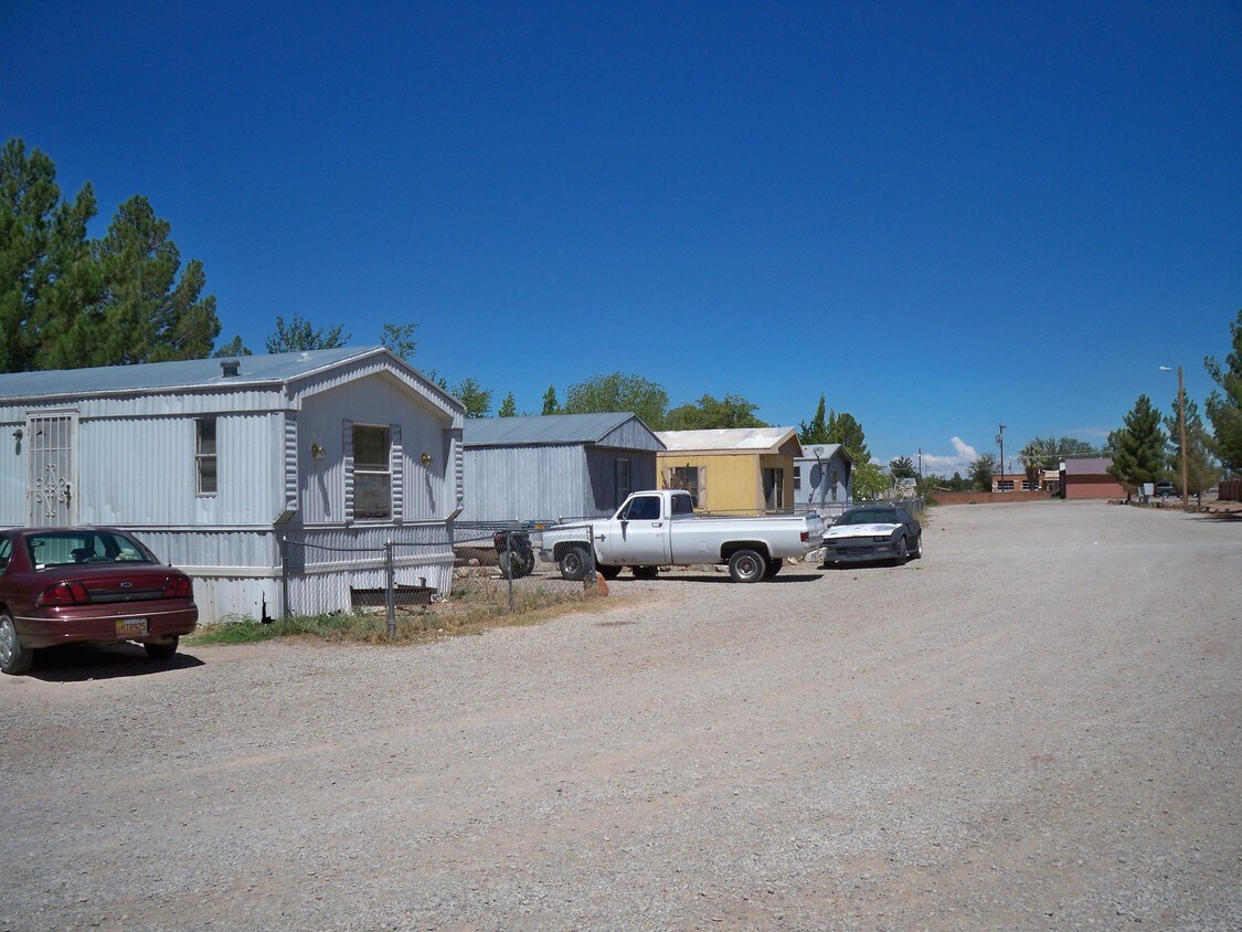 Primary Photo - 1205 Swanson Cir