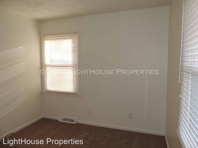 Building Photo - 151 Wildwood Dr