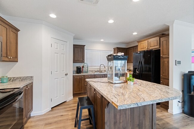 Foto del edificio - Paradise Village