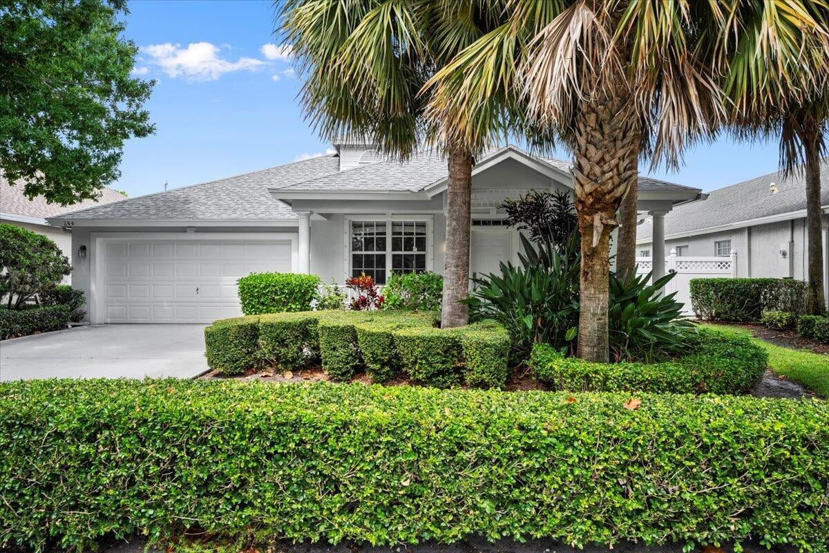 Foto principal - 244 Clocktower Dr