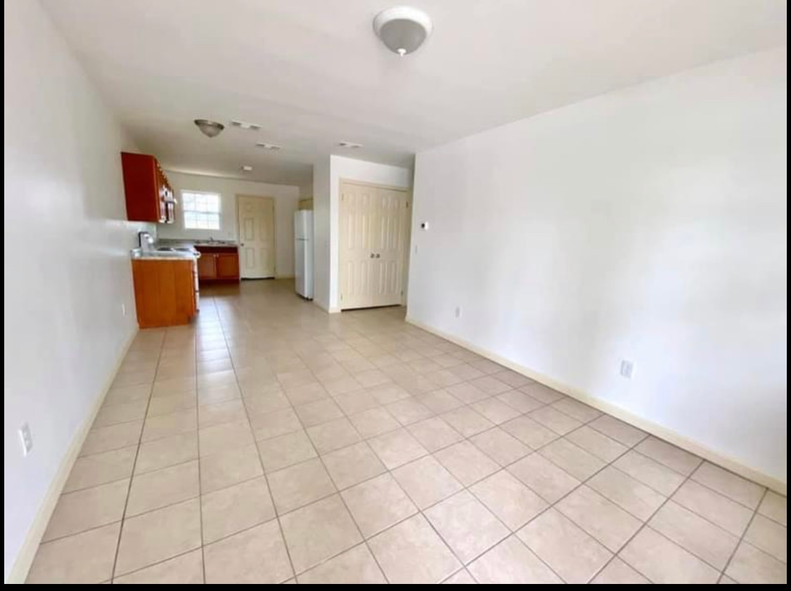 Foto del edificio - 3906 E 11th St