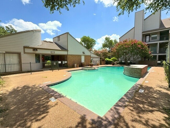 Foto del edificio - 6108 Abrams Rd
