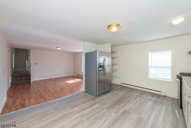 Building Photo - 84 Mill St