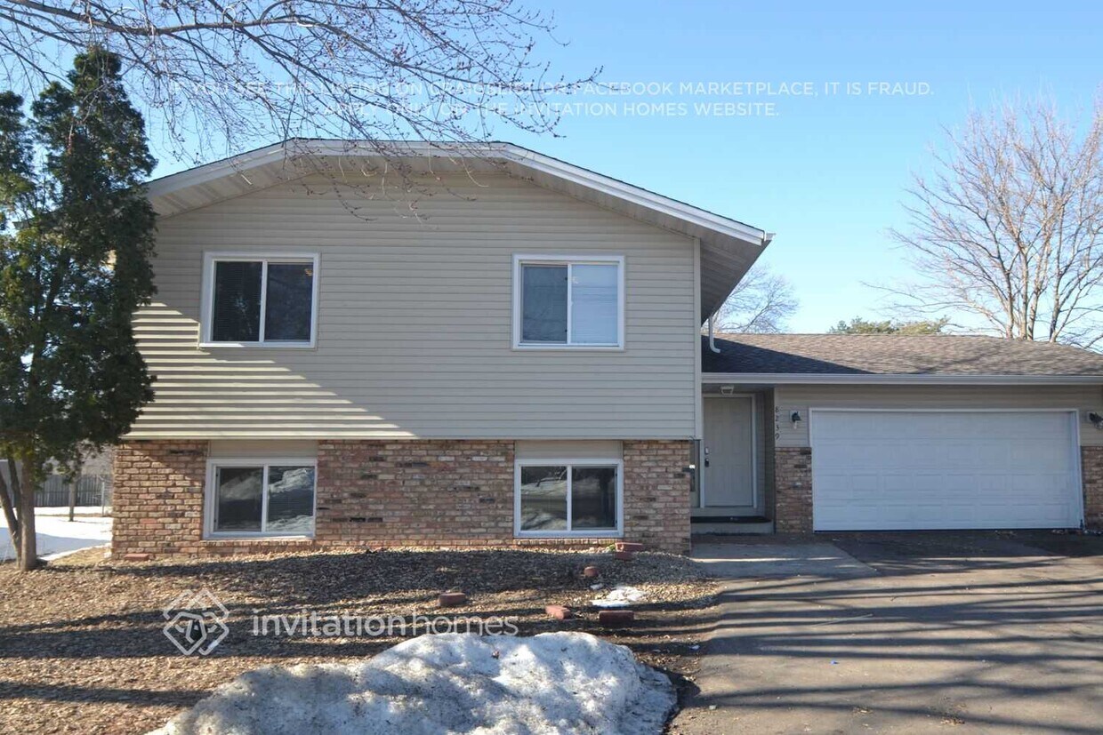 Primary Photo - 8239 Hampshire Ct N