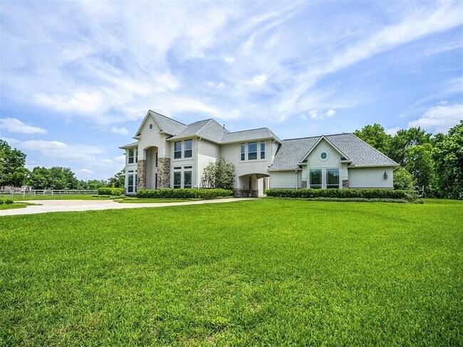 Building Photo - 1402 River Cliff Ct