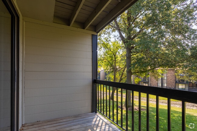 Interior Photo - Whisper Hollow