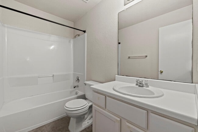 Building Photo - 1617 Nichole Woods Dr