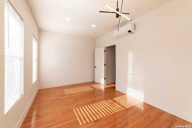 Foto del edificio - 1121 Lafayette Ave