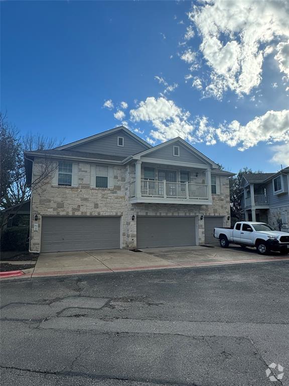 Lamplight Village Apartments for Rent with Hardwood Floors Austin, TX