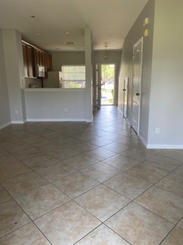 Building Photo - 10450 Manderley Way