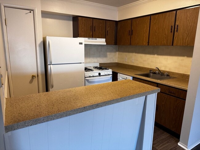 Interior Photo - The Groves Apartments and Townhomes