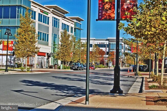 Foto del edificio - 44707 Plympton Square