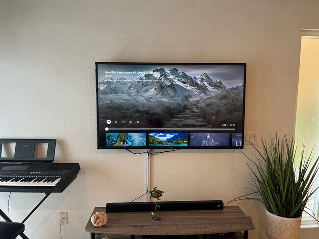 Building Photo - 322 Oakwood St