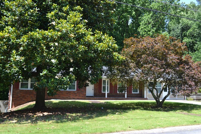 Foto del edificio - 1136 Seven Springs Cir NE