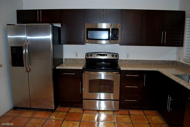 3 br, 2 bath House - 3040 E 1st St photo'