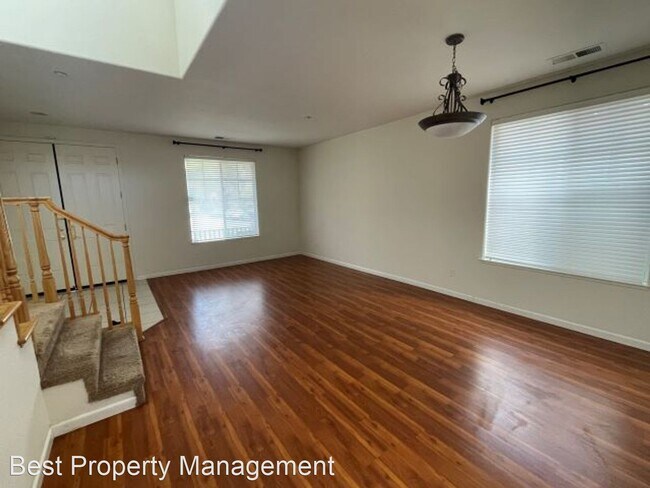 Building Photo - 4 br, 3 bath House - 35191 Mount Whitney T...