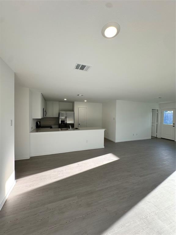 Foto del edificio - 448 Shoreview Dr
