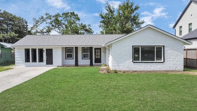 Foto del edificio - 8034 Ridgeview Dr