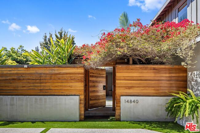 Building Photo - 14840 Sunset Blvd